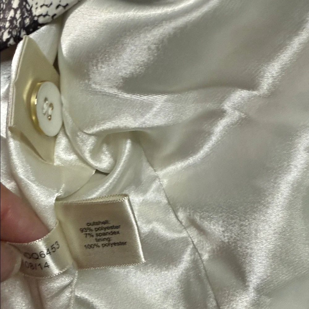 The Limited Black and White Floral Blazer - Picture 3 of 3